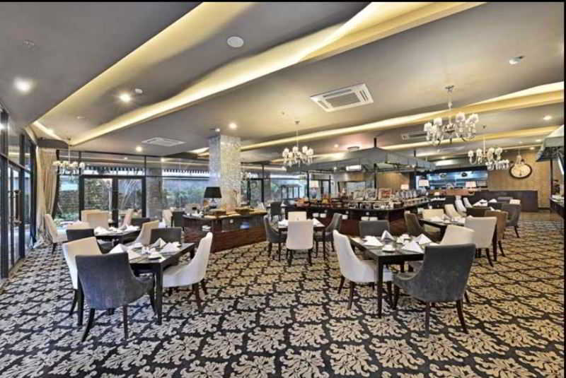 Amaroossa Grande Hotel Bekasi Exterior photo