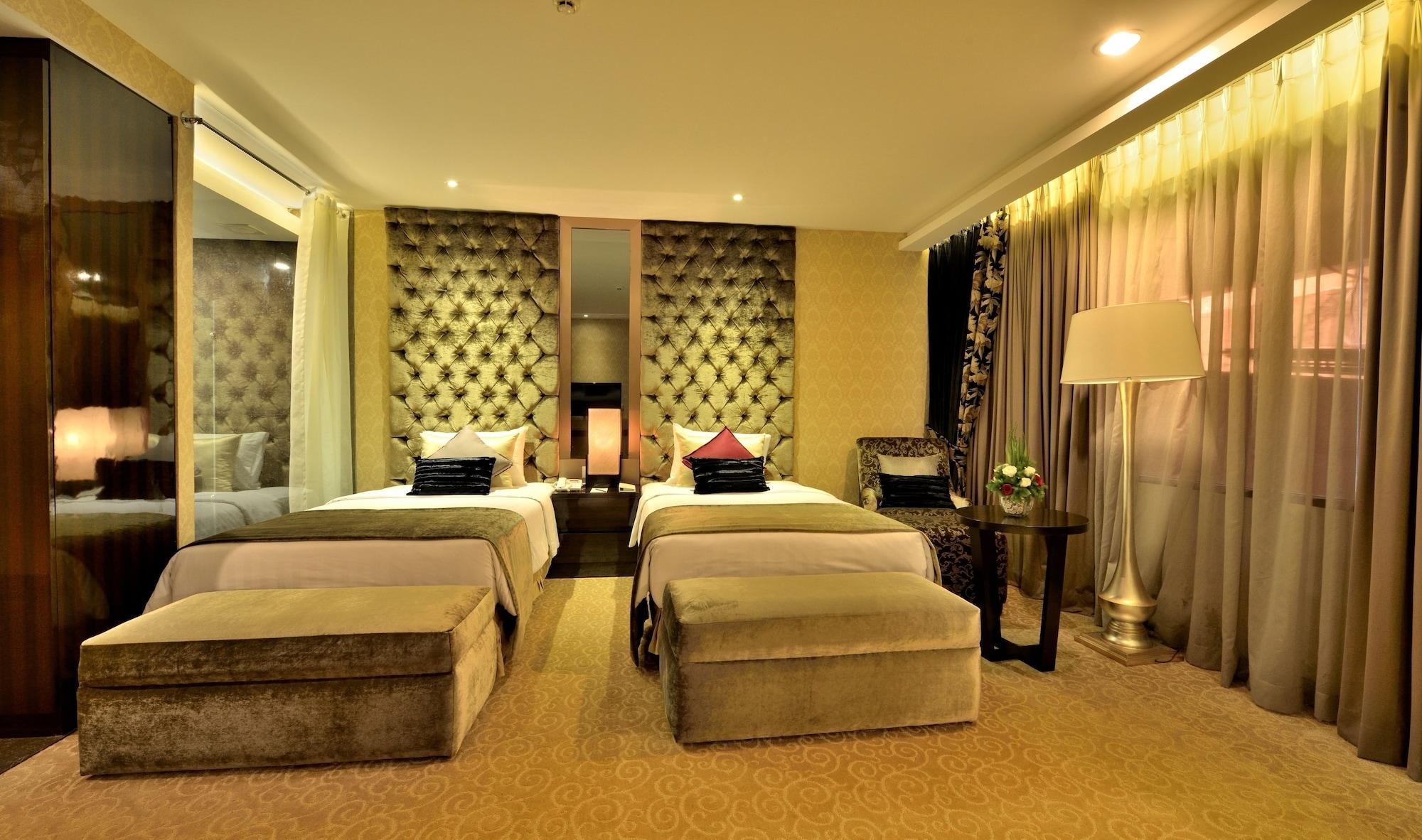 Amaroossa Grande Hotel Bekasi Exterior photo