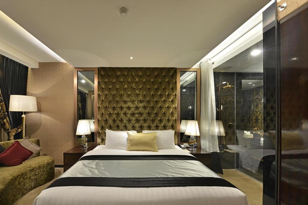 Amaroossa Grande Hotel Bekasi Exterior photo
