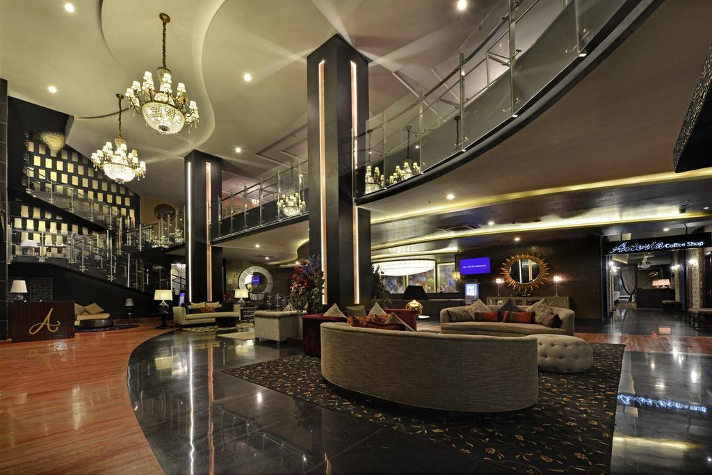 Amaroossa Grande Hotel Bekasi Exterior photo