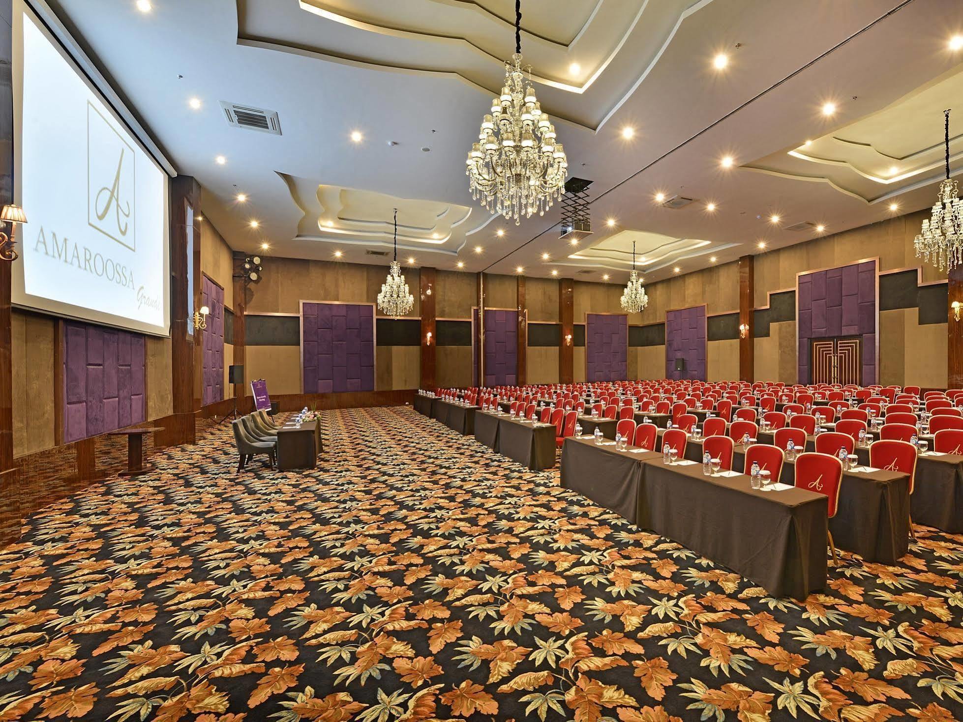 Amaroossa Grande Hotel Bekasi Exterior photo