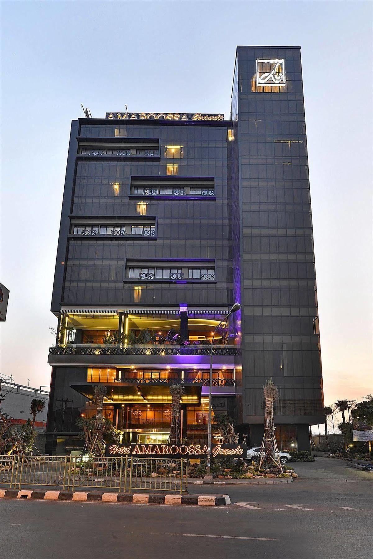 Amaroossa Grande Hotel Bekasi Exterior photo