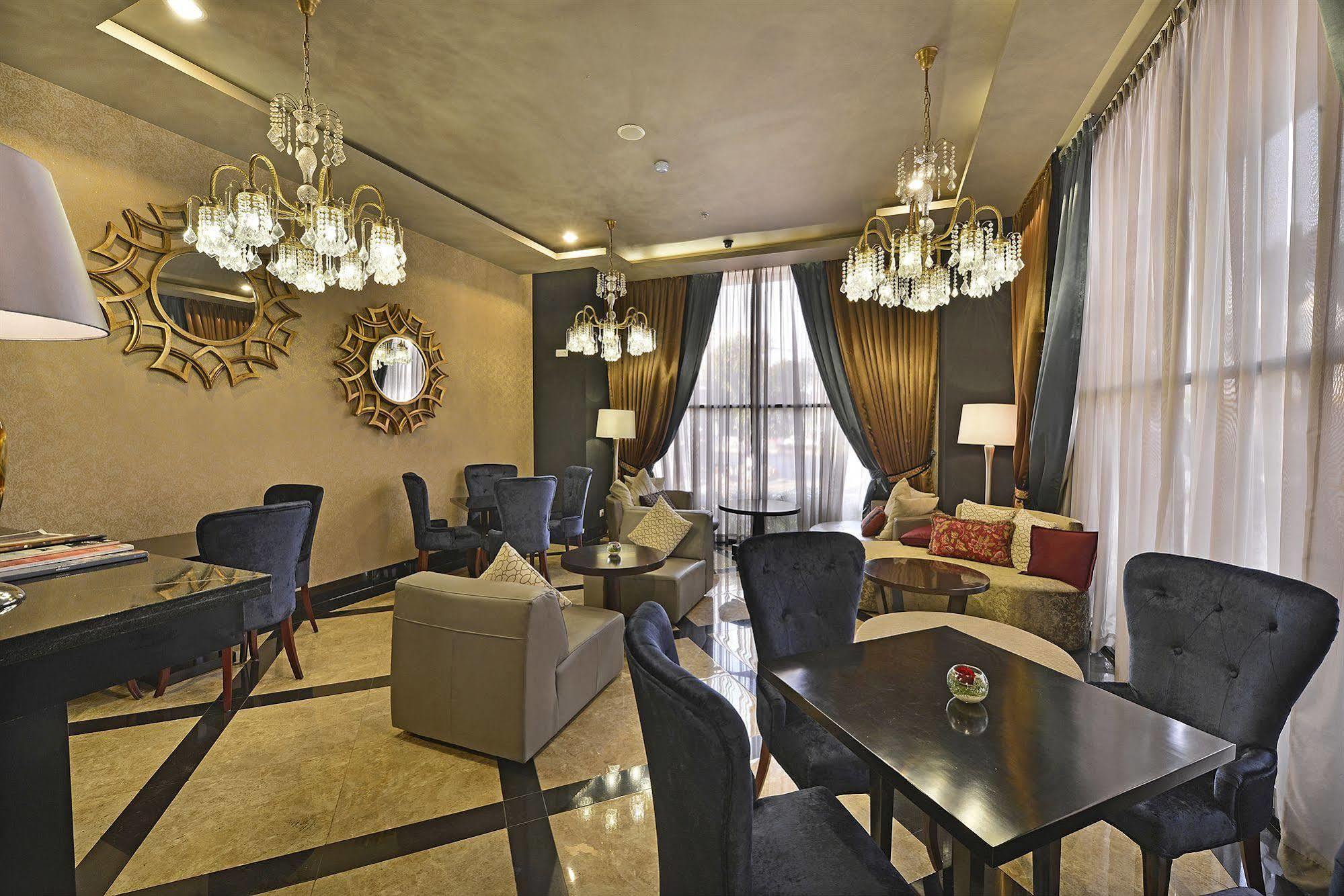 Amaroossa Grande Hotel Bekasi Exterior photo